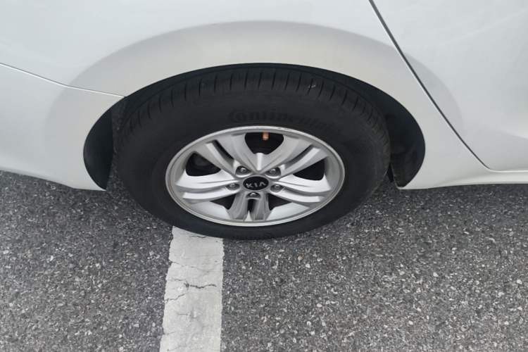 Used Kia Forte 2018 1.6L Automatic Value-Connect Edition with Intelligent Connectivity Right Rear Wheel Hub