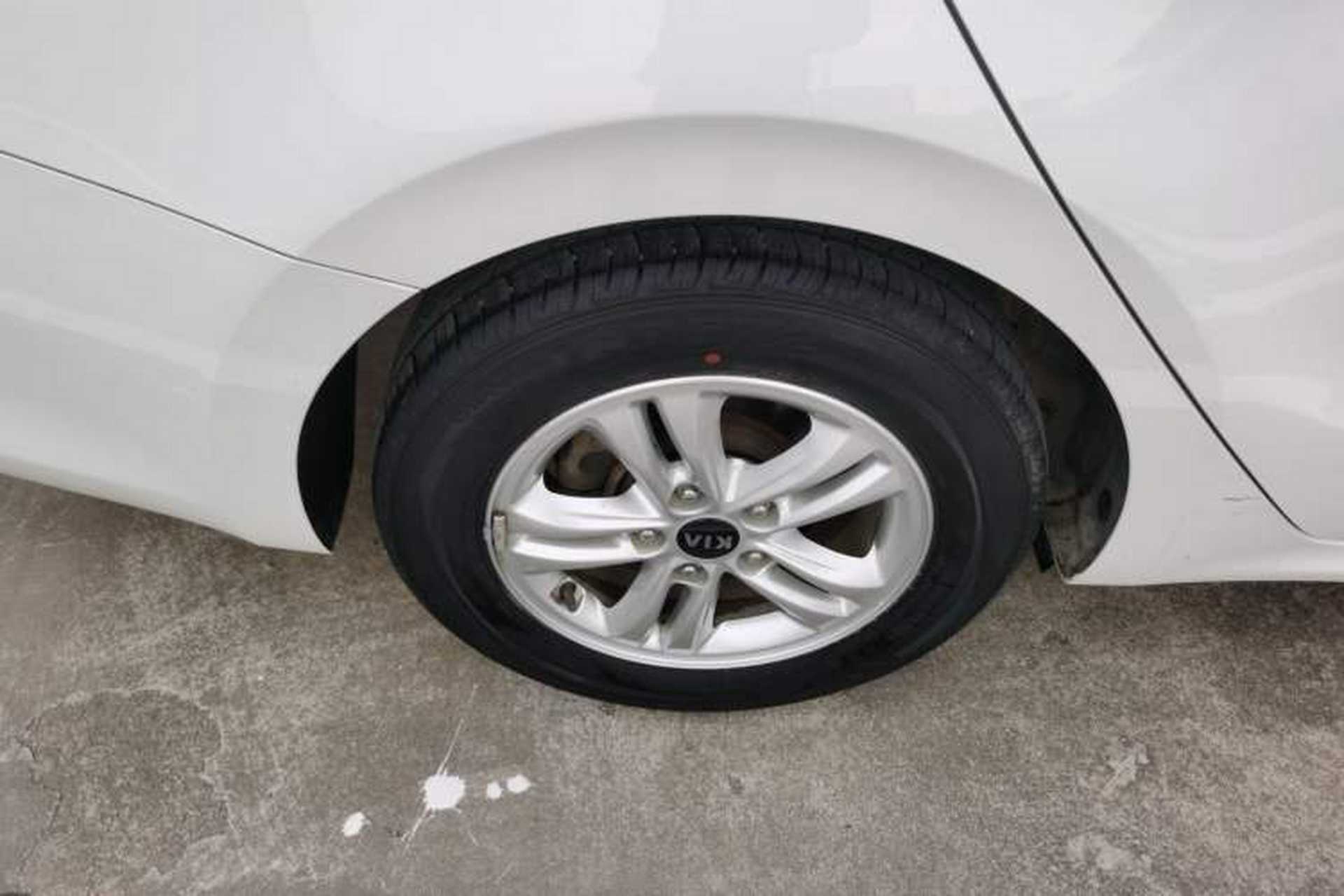 Used Kia Forte 2018 1.6L Manual Value Edition with Sunroof Right Rear Wheel Hub