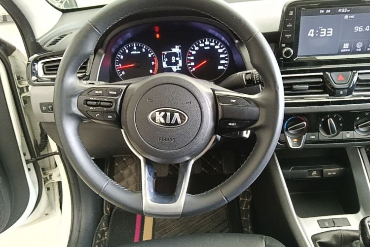 Used Kia Forte 2018 1.6L Manual Value Edition with Sunroof Steering Wheel