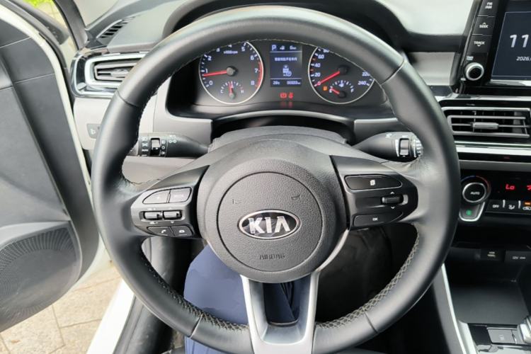 Used Kia Forte 2018 1.6L Automatic Value-Connect Edition with Intelligent Connectivity Steering Wheel