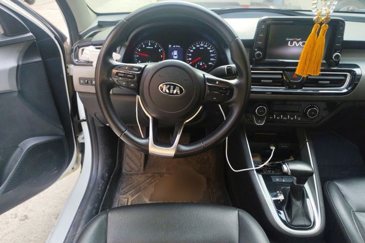 Used Kia Forte 2018 1.6L Automatic Value-Connect Edition with Intelligent Connectivity Steering Wheel