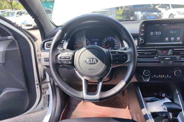 Used Kia Forte 2018 1.6L Automatic Value-Connect Edition with Intelligent Connectivity Steering Wheel