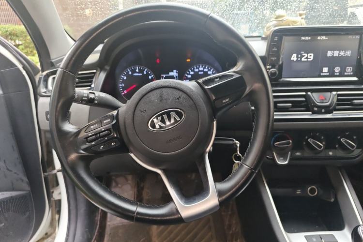 Used Kia Forte 2018 1.6L Manual Value Edition with Sunroof Steering Wheel
