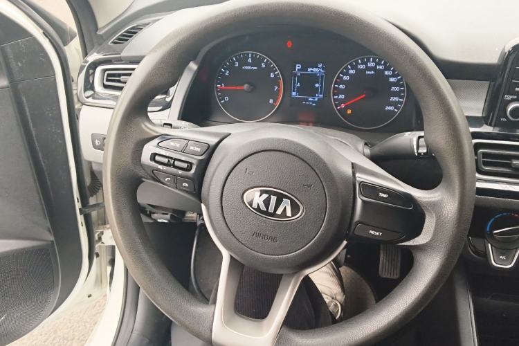 Used Kia Forte 2018 1.6L Automatic Value-Connect Edition with Intelligent Connectivity Steering Wheel