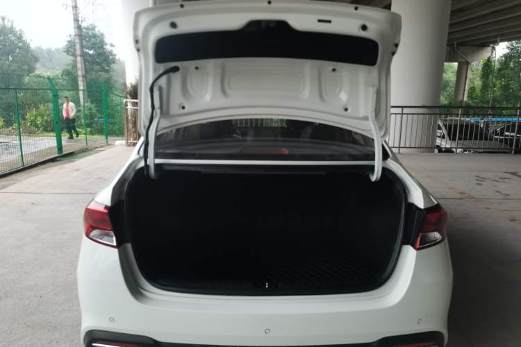 Used Kia Forte 2018 1.6L Automatic Value-Connect Edition with Intelligent Connectivity Trunk