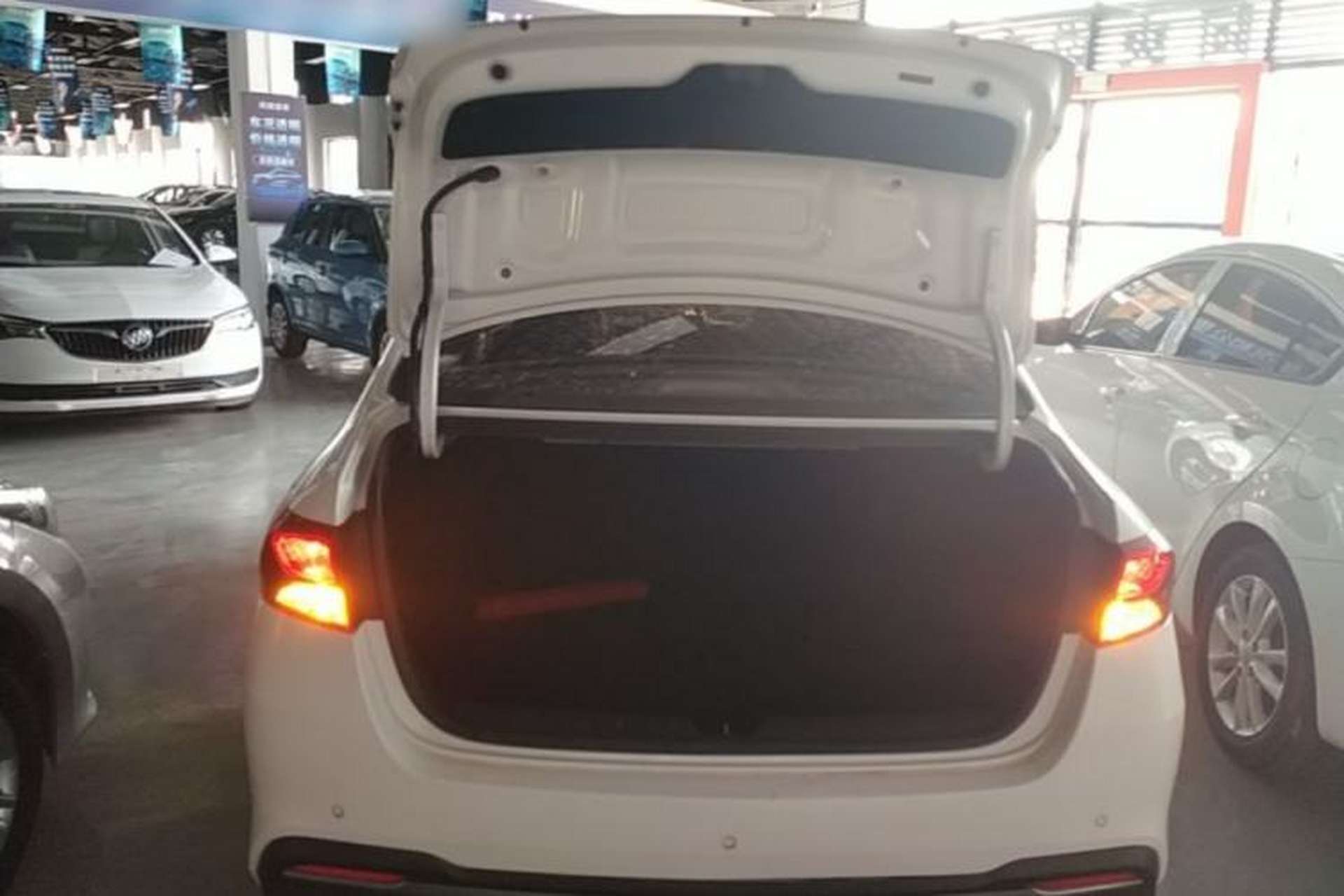 Used Kia Forte 2018 1.6L Automatic Value-Connect Edition with Intelligent Connectivity Trunk