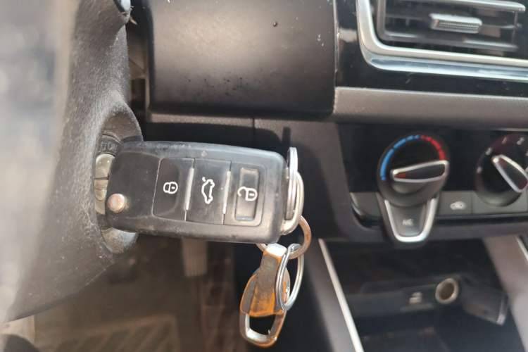 Used Kia Forte 2018 1.6L Manual Value Edition with Sunroof Vehicle Key