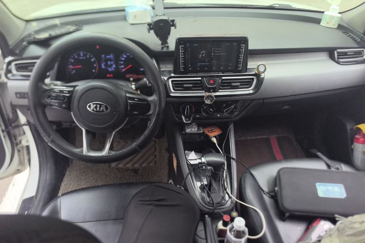 Used Kia Forte 2019 1.6L Automatic Fashion Edition China VI Standard Center Console