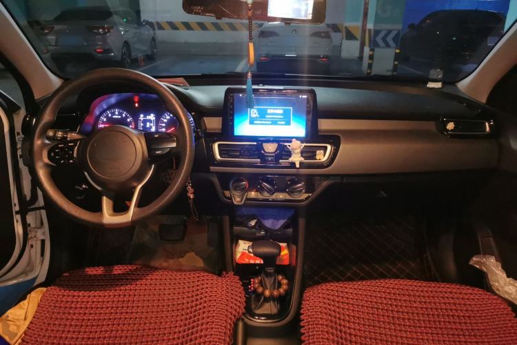 Used Kia Forte 2019 1.6L Automatic Fashion Edition China VI Standard Center Console