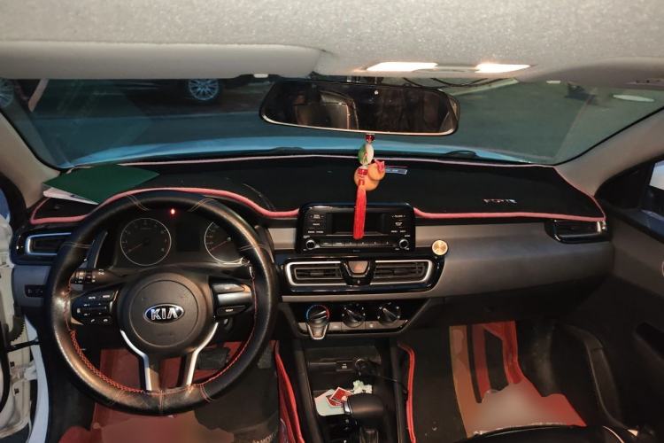 Used Kia Forte 2019 1.6L Automatic Fashion Edition China VI Standard Center Console