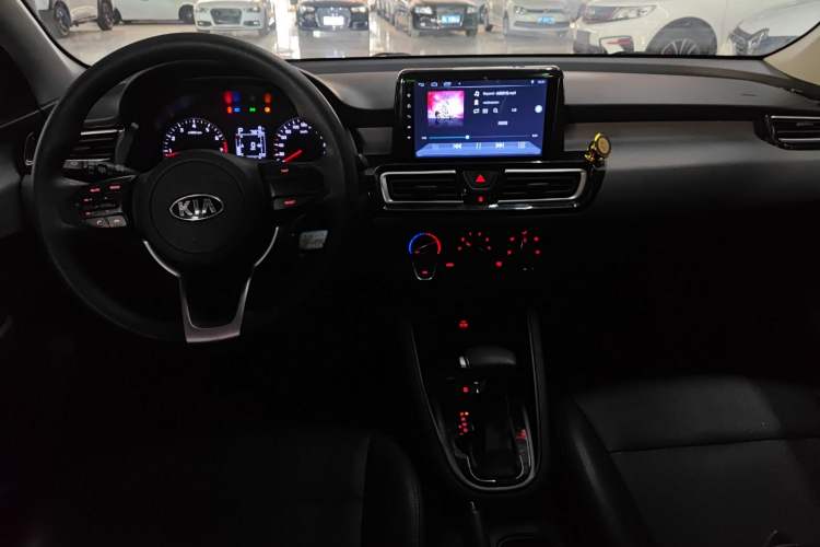Used Kia Forte 2019 1.6L Automatic Fashion Edition China VI Standard Center Console