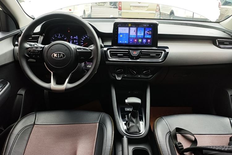Used Kia Forte 2019 1.6L Automatic Fashion Edition China VI Standard Center Console