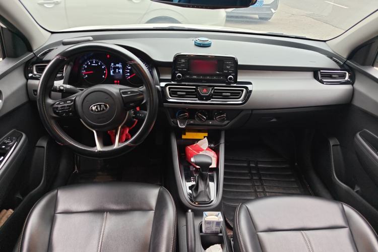 Used Kia Forte 2019 1.6L Automatic Fashion Edition China VI Standard Center Console