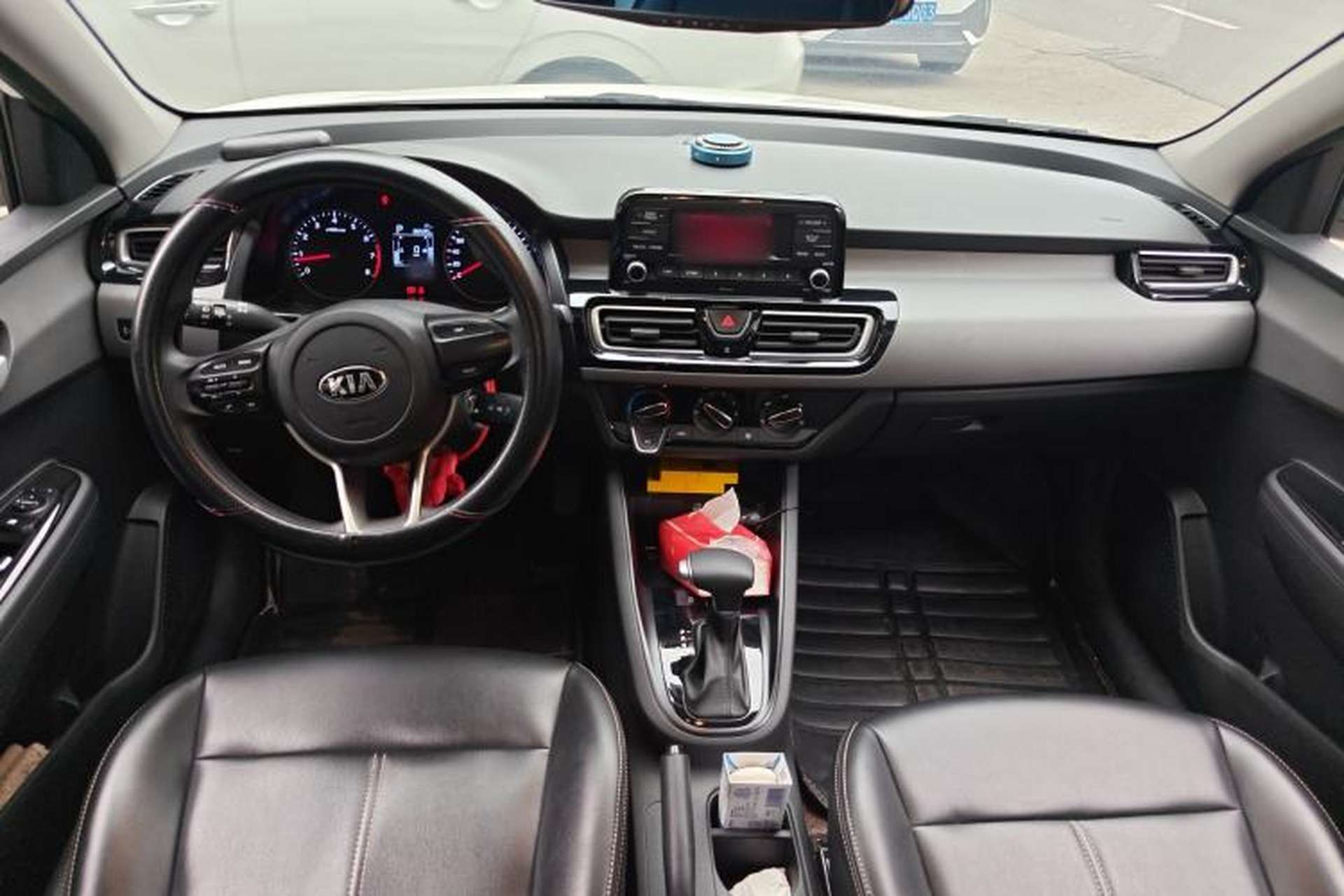 Used Kia Forte 2019 1.6L Automatic Fashion Edition China VI Standard Center Console