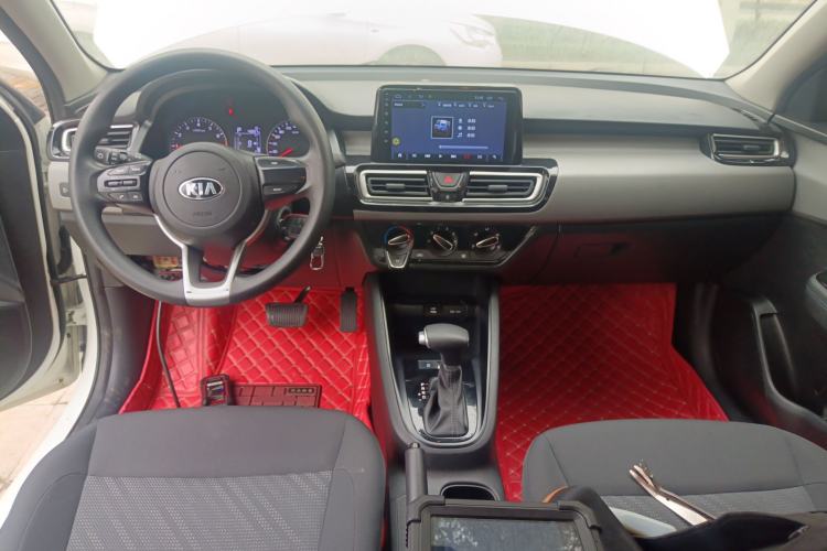 Used Kia Forte 2019 1.6L Automatic Fashion Edition China VI Standard Center Console