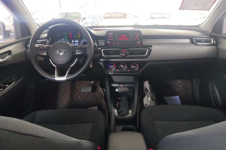 Used Kia Forte 2019 1.6L Automatic Fashion Edition China VI Standard Center Console