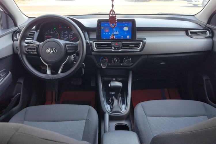 Used Kia Forte 2019 1.6L Automatic Fashion Edition China VI Standard Center Console