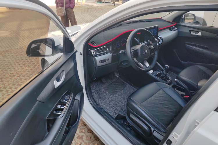 Used Kia Forte 2019 1.6L Manual Comfort Edition China VI Standard Driver Seat