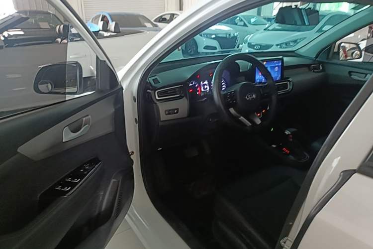 Used Kia Forte 2019 1.6L Automatic Fashion Edition China VI Standard Driver Seat