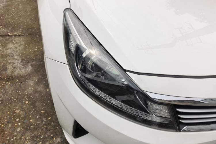 Used Kia Forte 2019 1.6L Automatic Fashion Edition China VI Standard Right Front Headlight