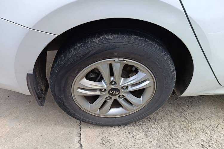 Used Kia Forte 2019 1.6L Automatic Fashion Edition China VI Standard Right Rear Wheel Hub