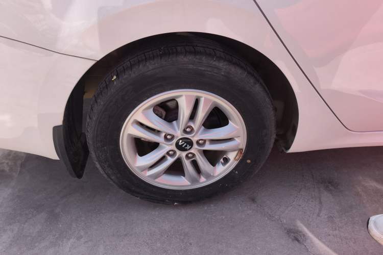 Used Kia Forte 2019 1.6L Automatic Fashion Edition China VI Standard Right Rear Wheel Hub