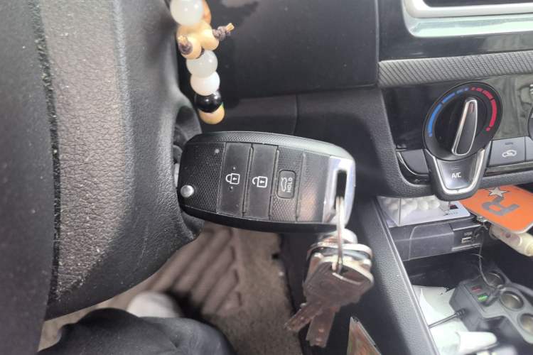 Used Kia Forte 2019 1.6L Automatic Fashion Edition China VI Standard Vehicle Key