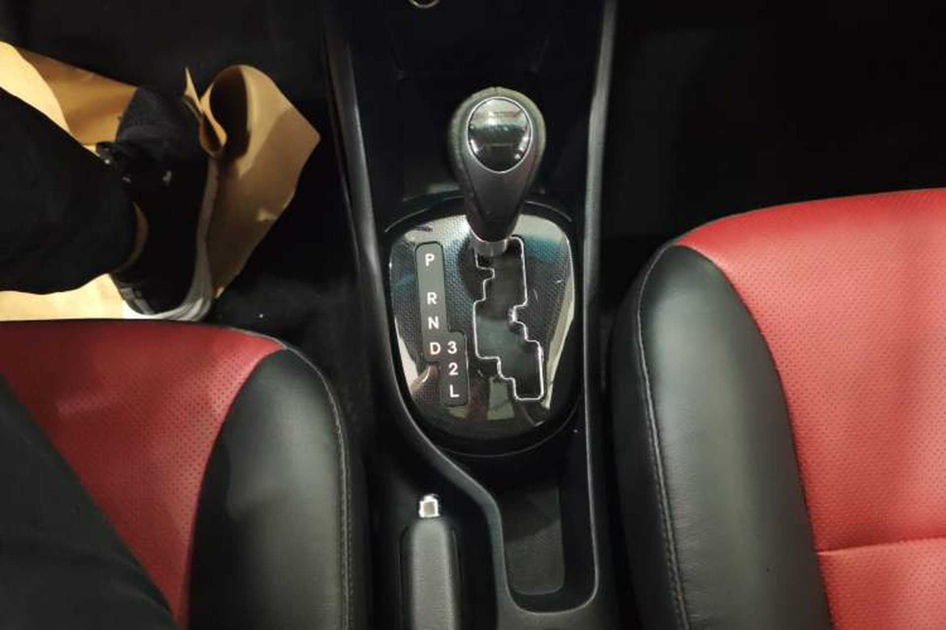 Used Kia K2 2012 Hatchback 1.4L Automatic Cool Edition Gear Lever