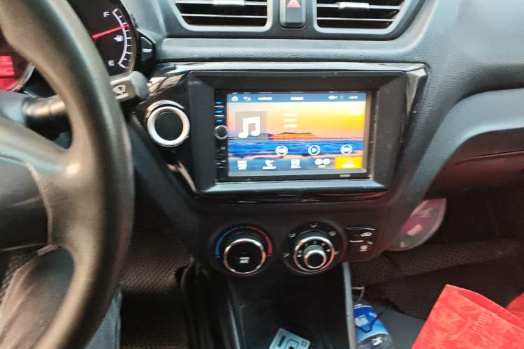 Used Kia K2 2011 Sedan 1.4L Manual Transmission GLS Audio And AC Panel