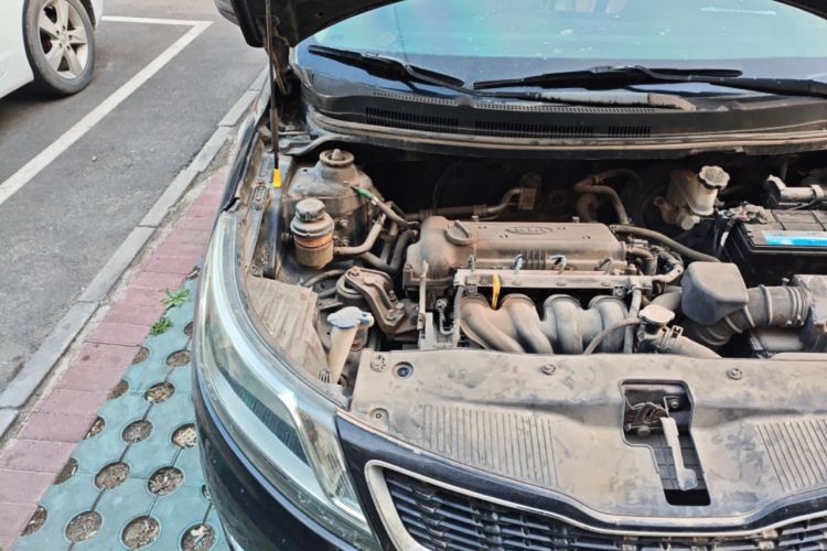 Used Kia K2 2011 Sedan 1.4L Manual Transmission GLS Engine Bay Right