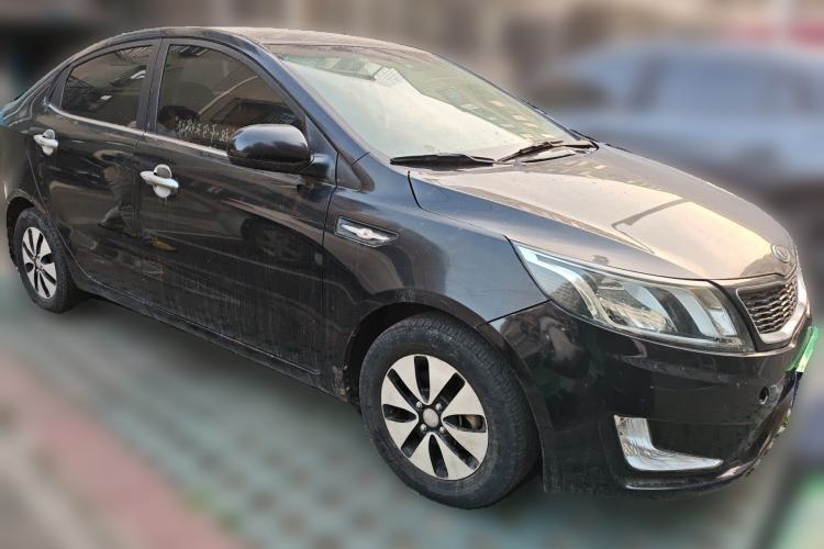 Used Kia K2 2011 Sedan 1.4L Manual Transmission GLS Front Right 45 Deg
