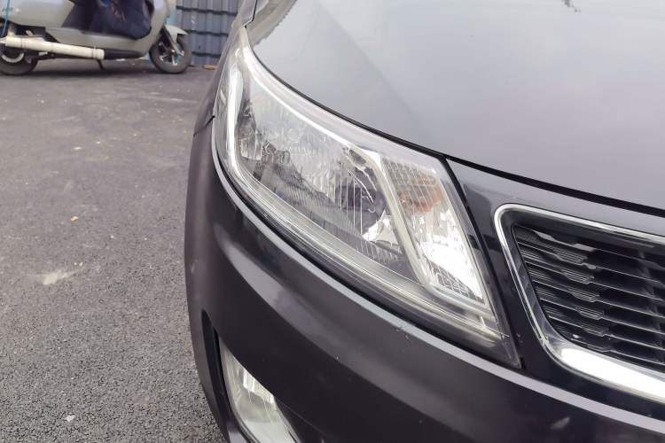 Used Kia K2 2011 Sedan 1.6L Automatic Transmission Premium Right Front Headlight