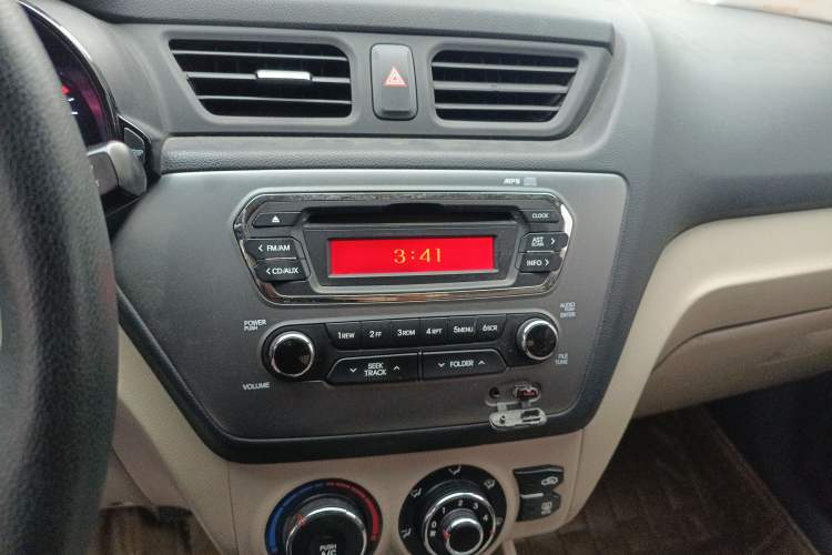 Used Kia K2 2011 Sedan 1.4L MT TOP Audio And AC Panel