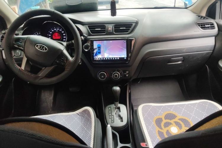 Used Kia K2 2011 Sedan 1.4L Automatic Top-Trim Center Console