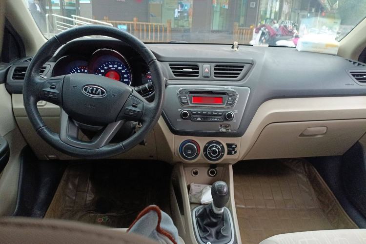 Used Kia K2 2011 Sedan 1.4L MT TOP Center Console