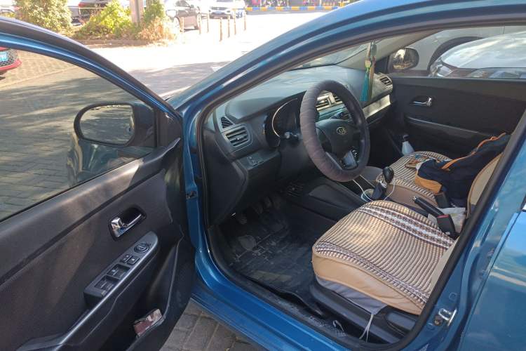 Used Kia K2 2011 Sedan 1.4L Manual Transmission GLS Driver Seat