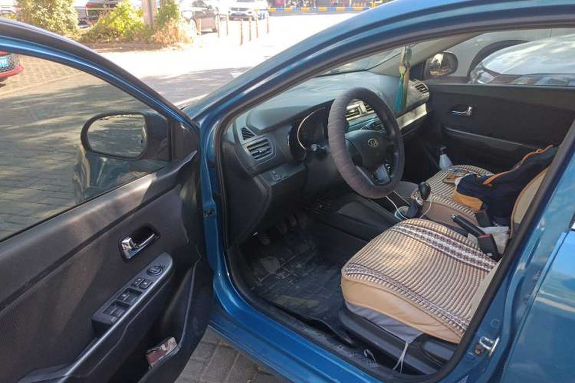 Used Kia K2 2011 Sedan 1.4L Manual Transmission GLS Driver Seat