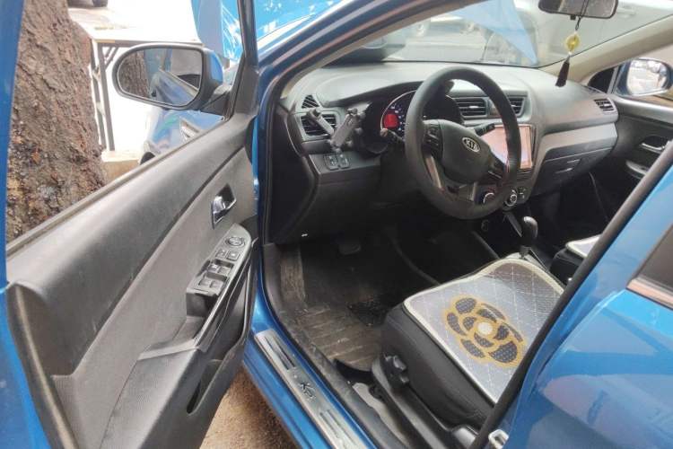 Used Kia K2 2011 Sedan 1.4L Automatic Top-Trim Driver Seat