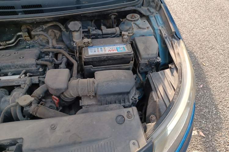 Used Kia K2 2011 Sedan 1.6L Automatic Transmission Premium Engine Bay Left