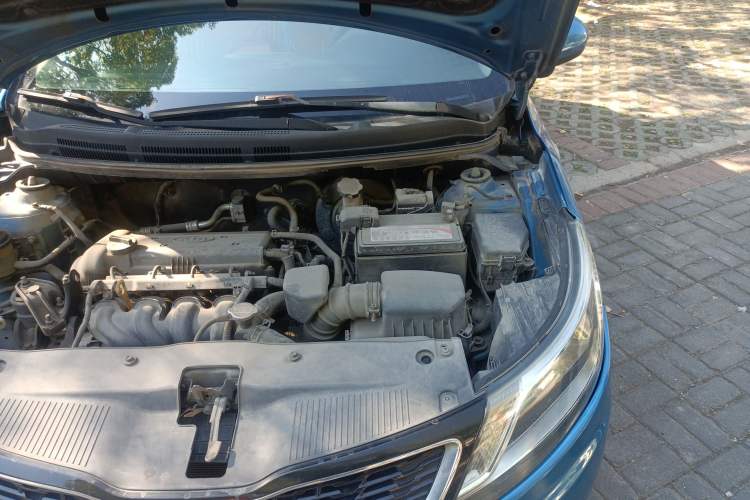 Used Kia K2 2011 Sedan 1.4L Manual Transmission GLS Engine Bay Left