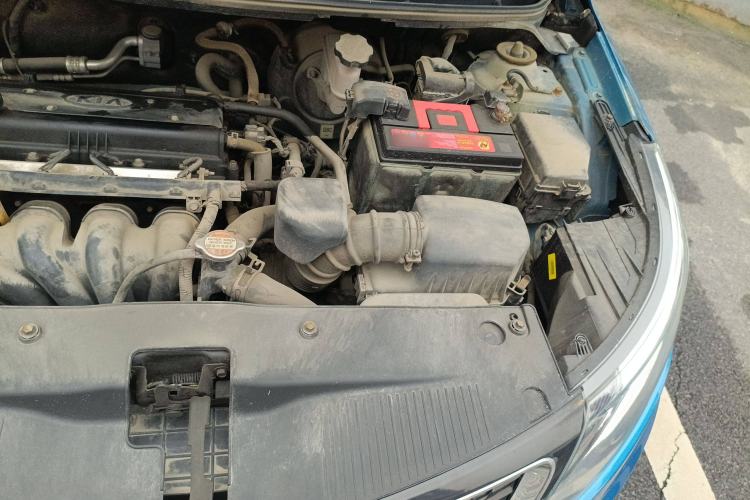 Used Kia K2 2011 Sedan 1.4L MT TOP Engine Bay Left
