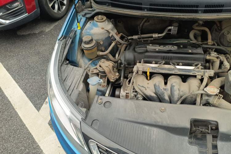 Used Kia K2 2011 Sedan 1.4L MT TOP Engine Bay Right