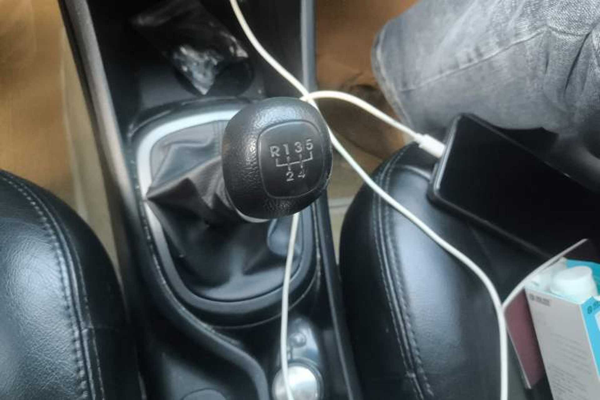 Used Kia K2 2011 Sedan 1.4L Manual Transmission GLS Gear Lever