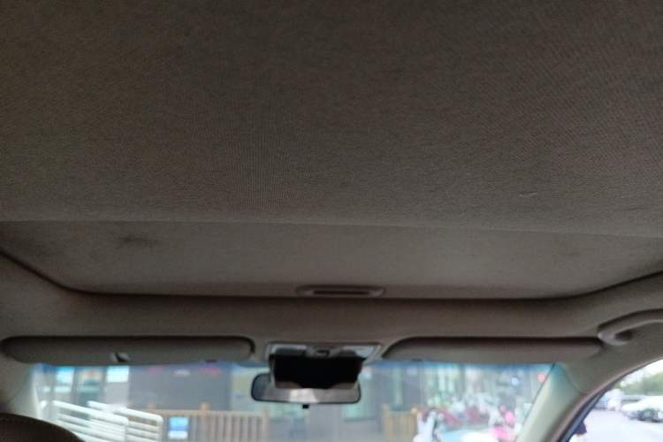 Used Kia K2 2011 Sedan 1.4L MT TOP Headliner