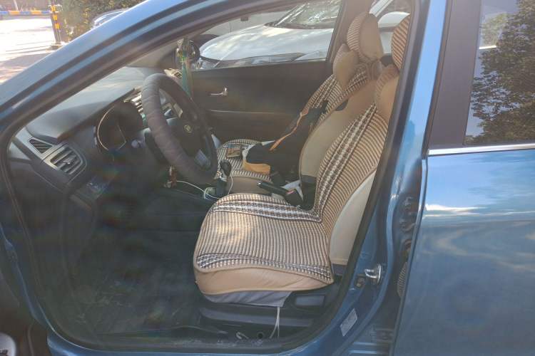 Used Kia K2 2011 Sedan 1.4L Manual Transmission GLS Left Front Seat