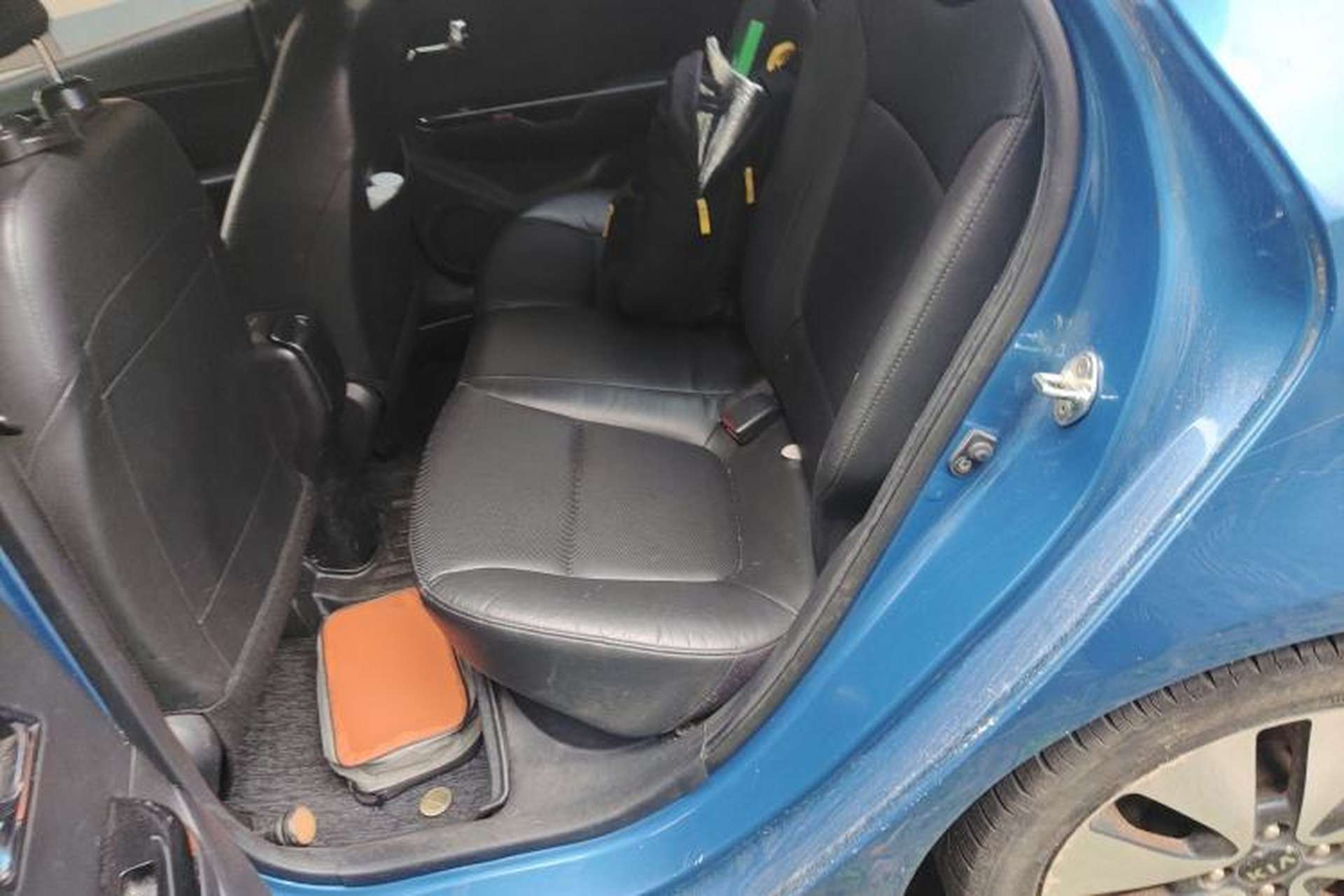 Used Kia K2 2011 Sedan 1.6L Automatic Transmission Premium Left Rear Seat