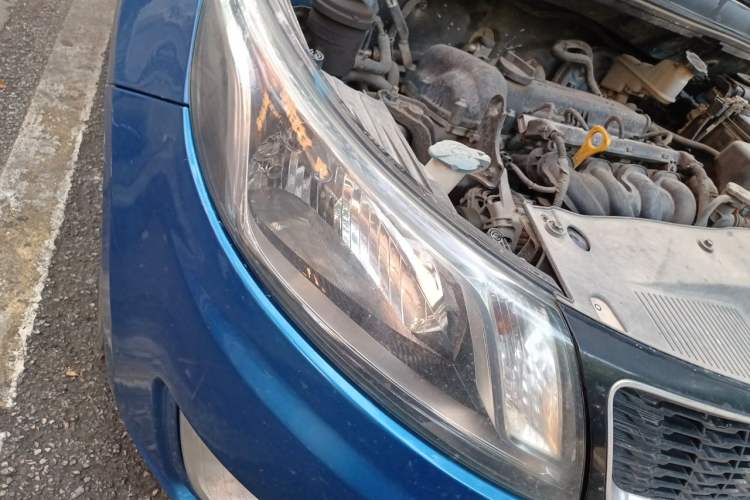 Used Kia K2 2011 Sedan 1.6L Automatic Transmission Premium Right Front Headlight