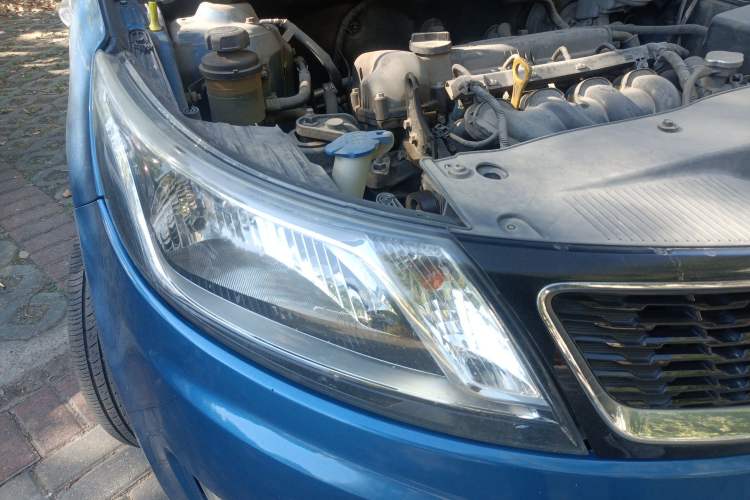 Used Kia K2 2011 Sedan 1.4L Manual Transmission GLS Right Front Headlight