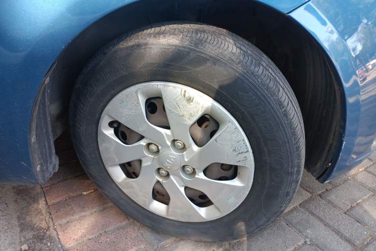 Used Kia K2 2011 Sedan 1.4L Manual Transmission GLS Right Front Wheel Hub
