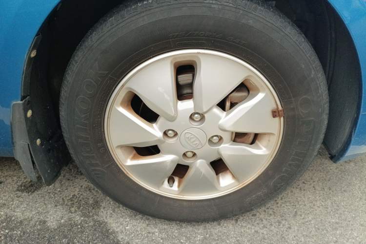 Used Kia K2 2011 Sedan 1.4L MT TOP Right Front Wheel Hub